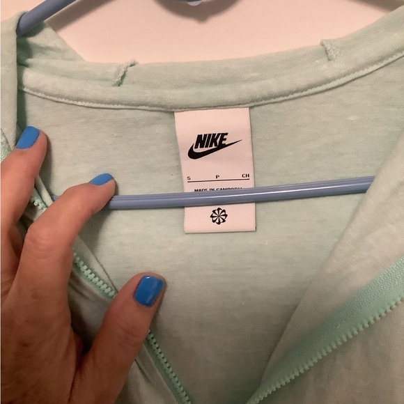 Sweatshirt - Picture 2 of 3